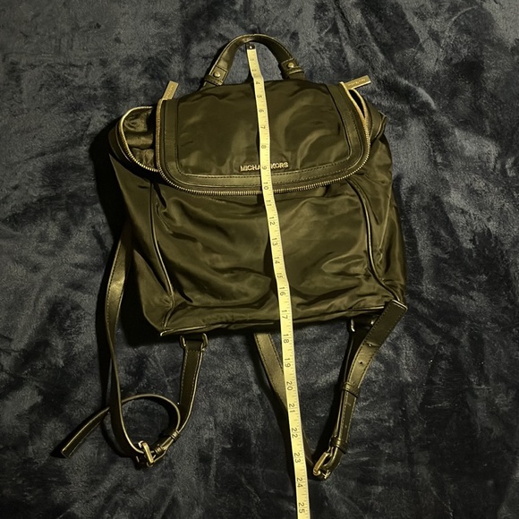 🛑 Michael Kors Nylon Backpack - Picture 5 of 6